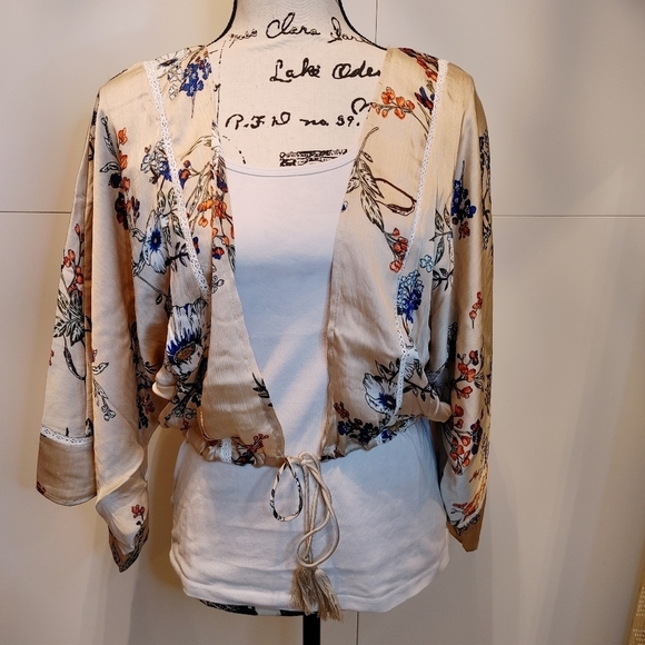 Floral cropped kimono - Picture 6 of 11
